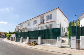 Family Villa in Lisbon ,Heated Pool ,Elevator,Parking,6 Bedrooms,Sleeps 14, Lisbon (photo 3)