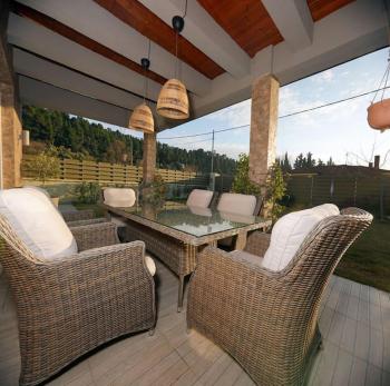 Villa ELi - Luxury Nature Getaway - Strategically located for Beach Exploration - Onsite Power for Electric Vehicle, Fourka (foto 2)