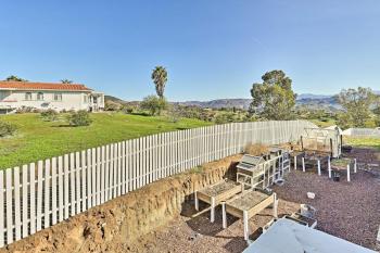 Garden, Gazebo and Fire Pit Fallbrook Home!, Fallbrook (photo 4)