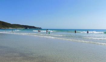 1024 - Apartamento em Bombinhas para locação de temporada - Praia de Bombas, Бомбас (фото 4)
