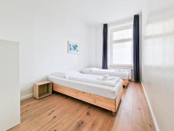 Tolstov Apartments - 1 or 4 Room Apartments - 15 Min to Messe DUS - 10 Min Old Town DUS, Дюссельдорф (фото 3)