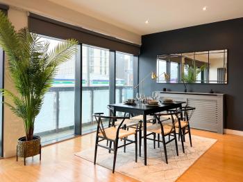 Lovely 2 Bed Duplex Apartment with Hydro Views, Glasgow (foto 4)