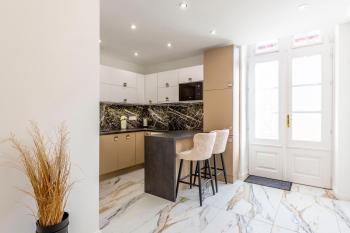 Luxurious Bajcsy Residence next to the Basilica, Budapeszt (zdjęcie 3)