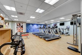 Ultimate Las Vegas Getaway One Bedroom Suite with Balcony, Kitchen, Gym, Pool & Free Parking, Las Vegas (photo 5)