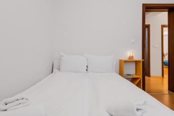 Sofia Best Area - Workspace with 300 MBPS WiFi by Flat Mаnager, Sofia (Foto 4)