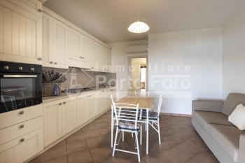 L325 - Bilocale con giardino e vista mare panoramica a Porto Mannu, Palau (foto 4)