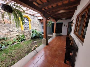 Amplia casa Antigua Guatemala con pérgola y jardín, Antigua Guatemala (foto 4)