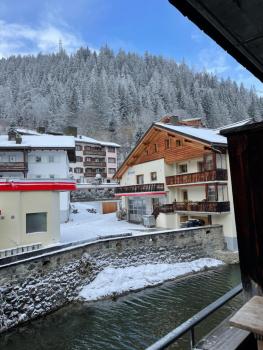 TOP LOCATION - Klosters center - 130m distance to ski lift Parsenn Gotschnabahn and railway station Klosters Platz - direct connection to Davos, Klosters (zdjęcie 2)