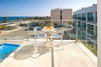 SHARON - Coralli Beachfront Apartment, Protaras (foto 4)