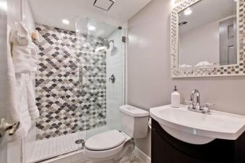 Bright, Modern 4BR with Beautiful Backyard & Pool!, Las Vegas (photo 3)