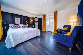 Lovely 3BD - Rooftop - Jacuzzi&Sauna, Praha (fotografie 2)