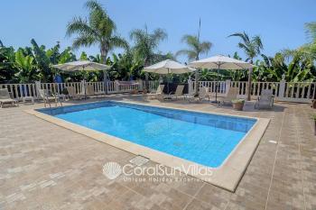 Impressive Villa Exclusive Sea Caves walk to taverns Sleeps 11 Ref 507, Peyia (Foto 2)
