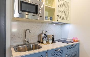 1 Bedroom Stunning Apartment In Sevilla, Seville (photo 3)