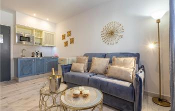 1 Bedroom Stunning Apartment In Sevilla, Seville (photo 4)
