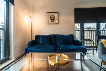 City View - A Stunning 2 Bed Apartment, Glasgow (photo 5)