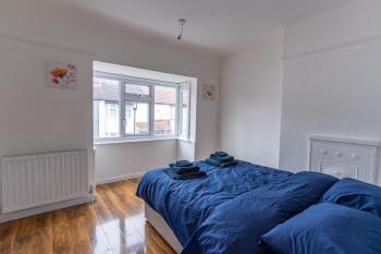 Cheerful and modern 3 BDR for 7, Liverpool (zdjęcie 2)