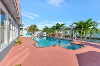 Casa by The Cove 3 bedroom 2 bath plus Office Intracoastal Front with Heated Pool and Spa, Deerfield Beach (foto 4)
