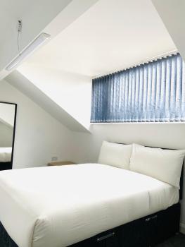 Beautiful 4 Bedroom 2 bathroom House close to city centre, Лидс (фото 5)