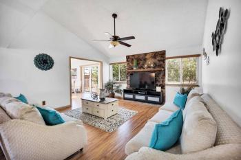 Centrally located Spacious Vacation Hom 13 m strip, Las Vegas (photo 2)
