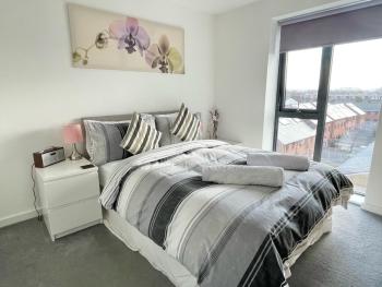 Manchester Escape - Private Room & Bathroom Near Etihad and CoOp Arena - Free Secure Parking, Манчестер (фото 2)