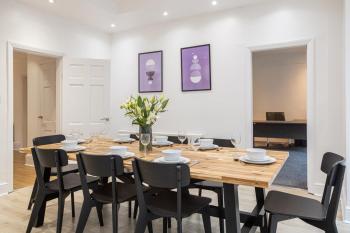 Pillo Rooms - Spacious 4 Bedroom Detached House close to Heaton Park, Manchester (photo 3)