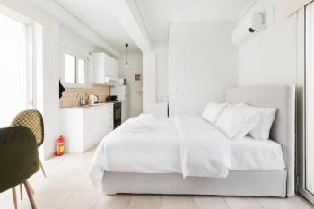 Adorable sunny studio with private balcony I, Atene (foto 3)
