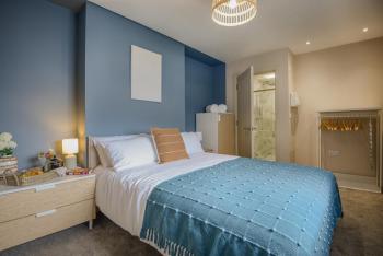 Apartment One - Private Car Park - King Bed - by Ocean City Retreats, Plymouth (fotografie 5)