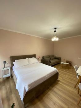 Mimosa’s apartment with lovely balcony, Tirana (Foto 3)