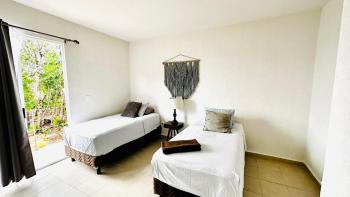 Franks House Shared House with Pool, Cancún (photo 3)