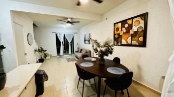 Franks House Shared House with Pool, Cancún (photo 2)