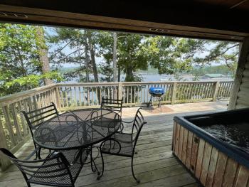 C18 - Lake view two bedroom, two bath loft, log-sided cottage with private hot tub overlooking Lake Ouachita, Mount Ida (photo 3)