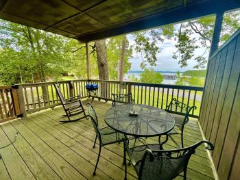 SU13 - Lake view King Studio with full kitchen, deck overlooking Lake Ouachita, king bed and queen sleeper sofa, Mount Ida (Foto 3)