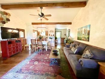 C8, Two bedroom, two bath log-sided, lake view luxury cottage with hot tub cottage, Mount Ida (photo 5)