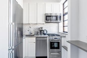 New W Village 2BR w WD Doorman nr Bars NYC-553, New York (Foto 5)
