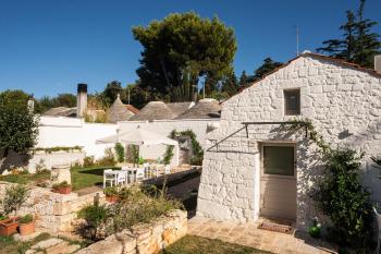 Trulli in corte, Alberobello (photo 4)