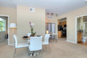 Awesome Top Floor 2-Bedroom with Balcony, Los Angeles (fotografie 3)