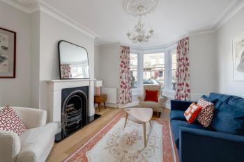 Fabulous House - Only 10 minutes walk to Roman Baths, Бат (фото 2)