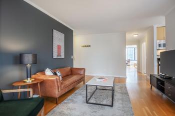 Midtown 2BR w Pool Gym Parking nr Broadway NYC-381, New York (fotografie 2)