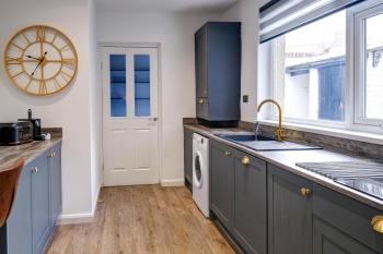 Seashell House with SEA VIEWS and FREE GYM POOL PASS, Amble (Foto 3)