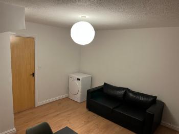 Entire house with parking, Manchester (fotografie 3)