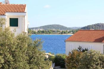 Apartment in Rogoznica with sea view, balcony, air conditioning, WiFi 5148-1, Rogoznica (photo 5)