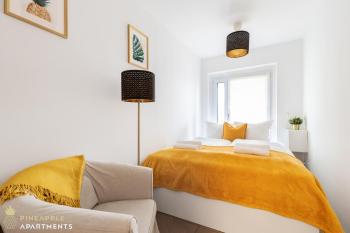 PINEAPPLE APARTMENTS - Zwinger VI - 98qm - 1x free parking, Dresden (Foto 4)