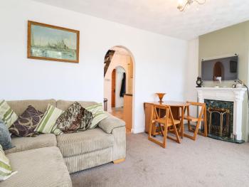 21 Crossways, Clacton-on-Sea (photo 5)