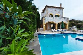 SOFIA, Luxury Stone Villa in Stoupa with Private Pool, BBQ and Amazing Sea View, Stoupa (fotografie 2)