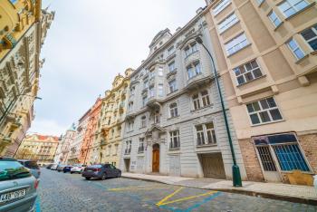 New apartments near Dancing house, Prag (Foto 3)