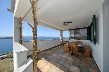 House Lovre, Tkon (fotografie 3)
