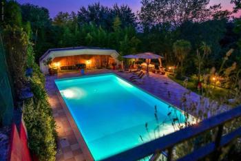 Villa Isidoro ampio parco ,piscina privata, arte e giochi , fitness, Verona (foto 2)