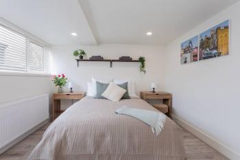 Central Windsor Modern Garden Flat, Walk 2 Sights - By Tempstay, Windsor (foto 5)