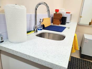 Cozy & Convenient Studio Apartment, Pickering (photo 5)