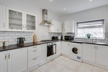 Liverpool 3 bed house (free parking), Liverpool (photo 2)